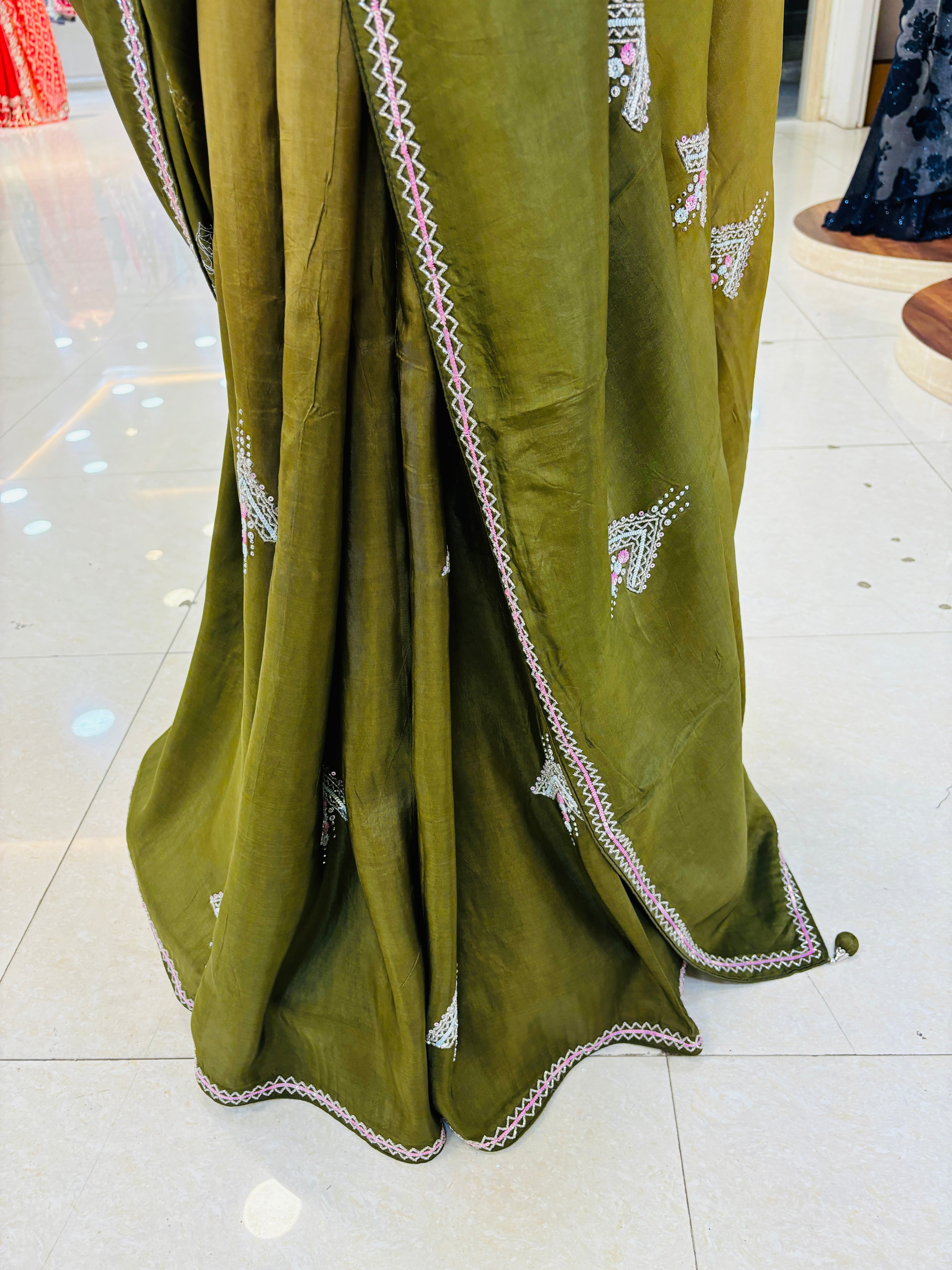 Shaded Green Silk Saree With Readymade Blouse