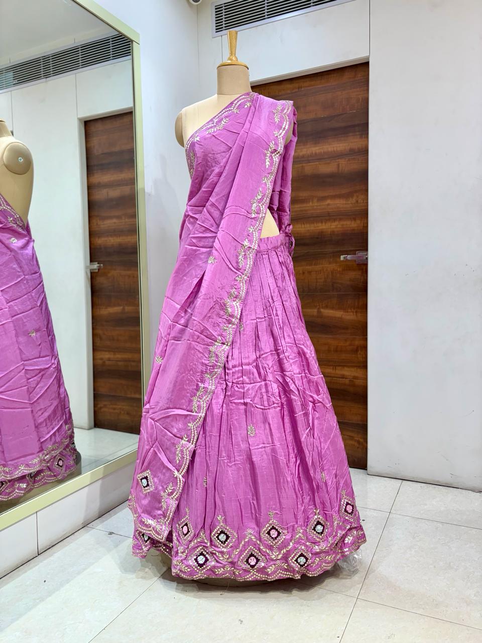 shreedesignersaree.com/cdn/shop/files/7_d18ecfe4-1...